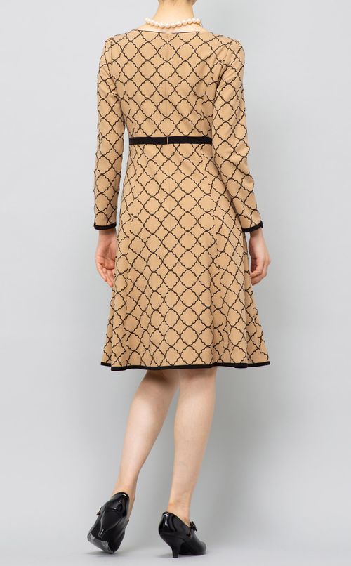 刺繍ストレッチフレアワンピース