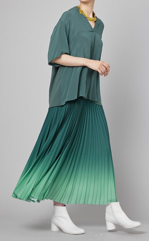 グラデーションプリーツスカート