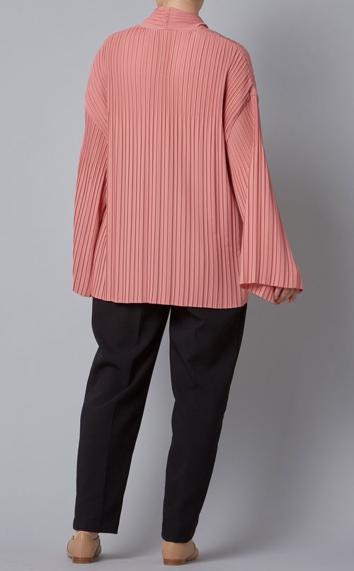 Vネックプリーツブラウス