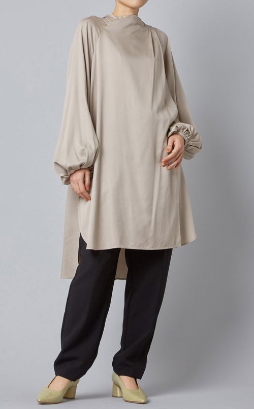 バックボウタイロングブラウス