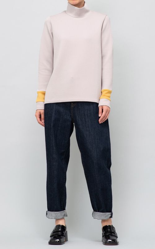 タートルネックリブニット