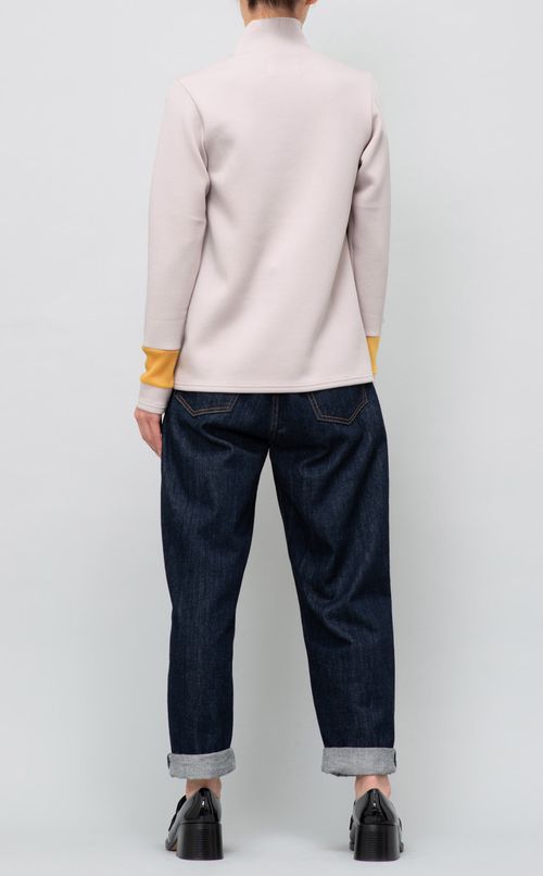 タートルネックリブニット