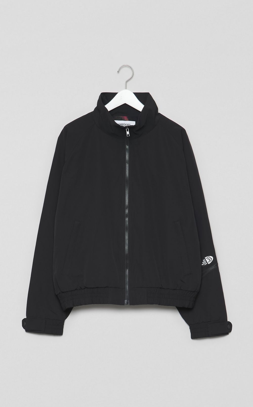 スタンドカラーナイロンジャケット