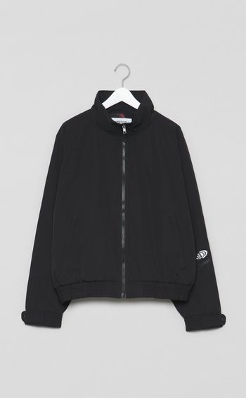 スタンドカラーナイロンジャケット