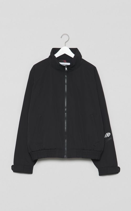 スタンドカラーナイロンジャケット