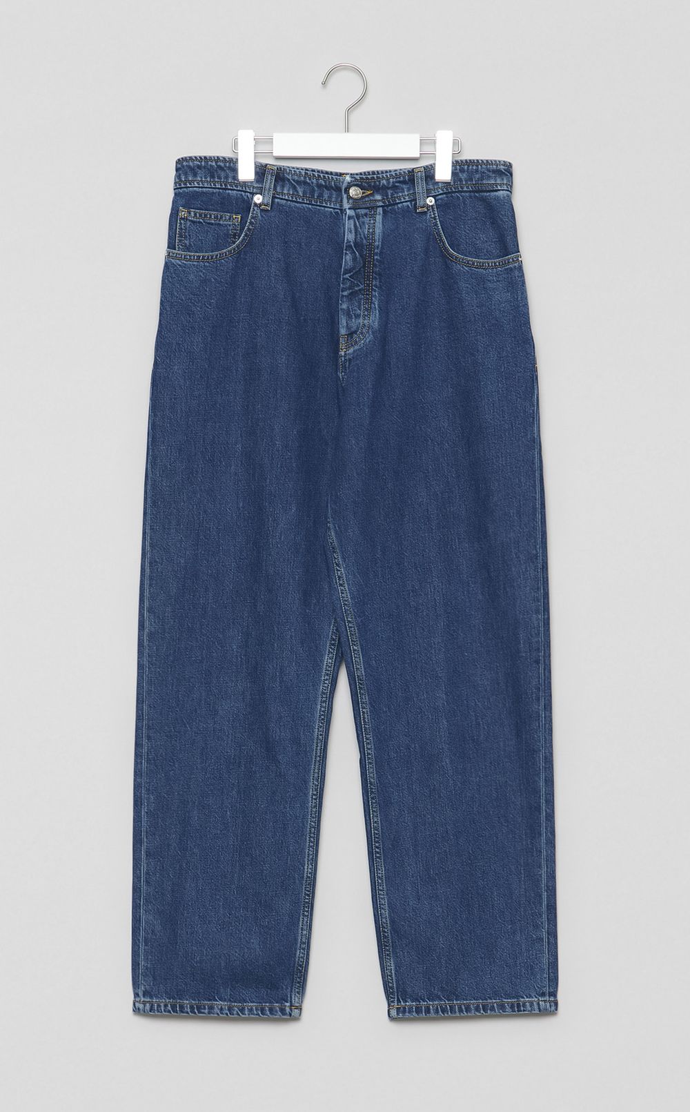 ストレートデニムパンツ