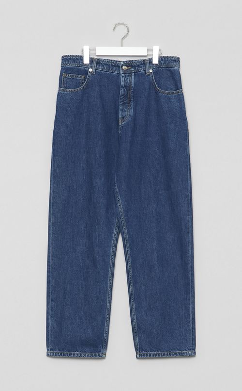 ストレートデニムパンツ