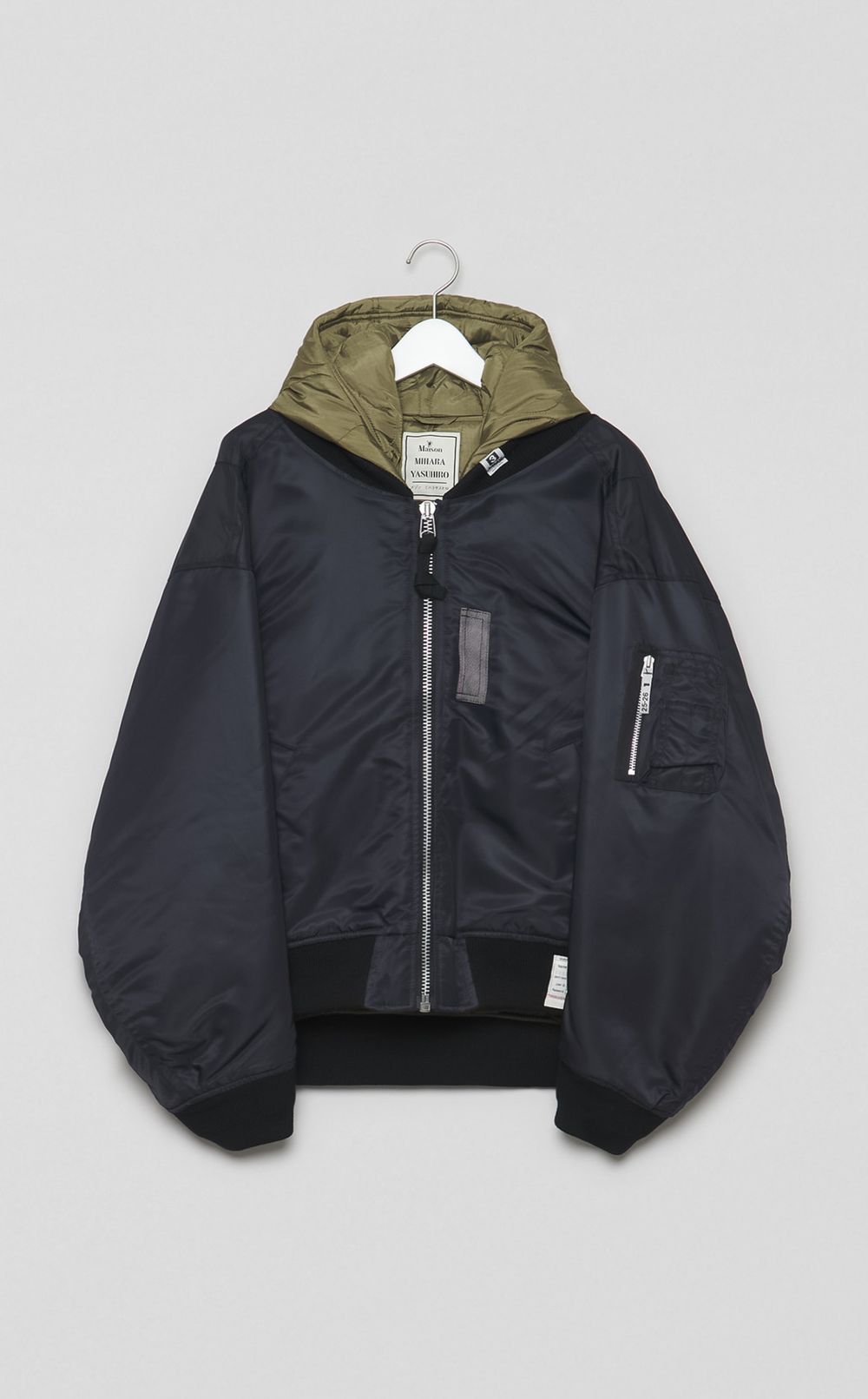 フーデッドボンバージャケット