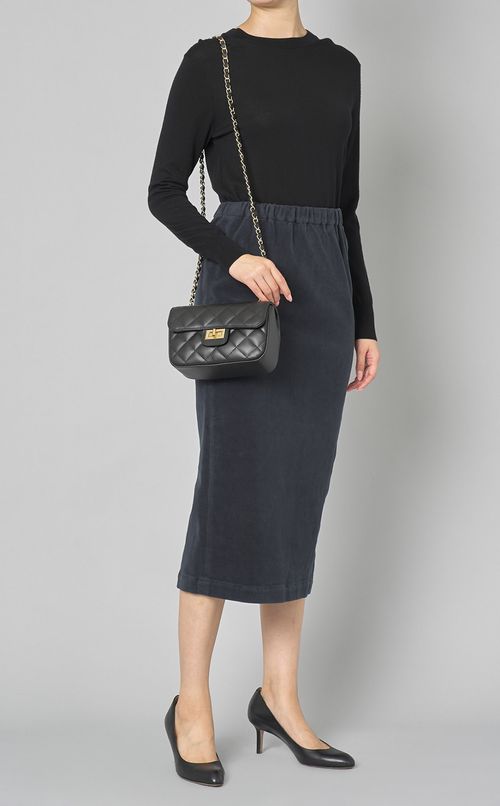 キルティングレザーミニチェーンバッグ