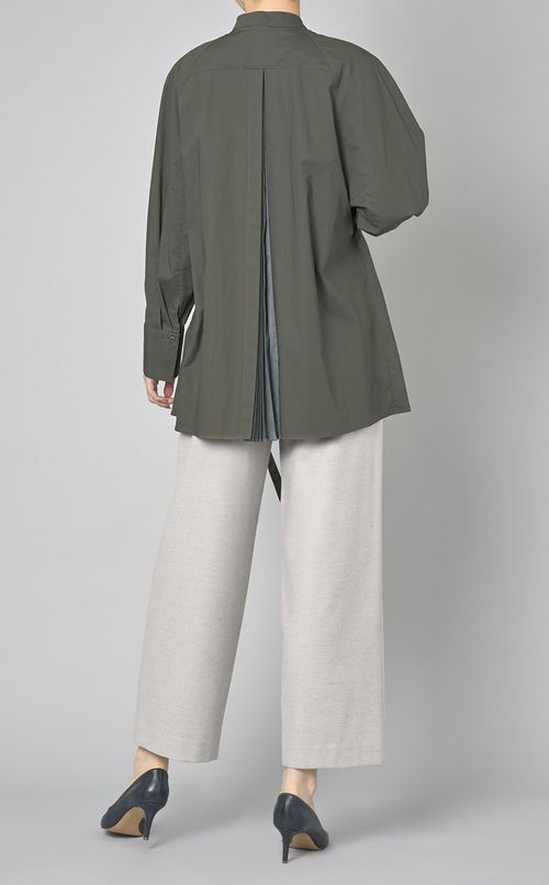 フロントタックバックプリーツシャツ