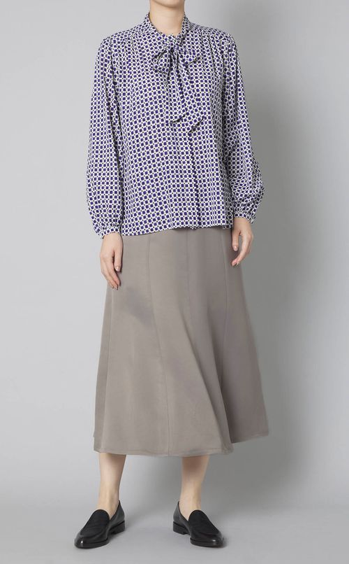 サテンボックスタックスカート