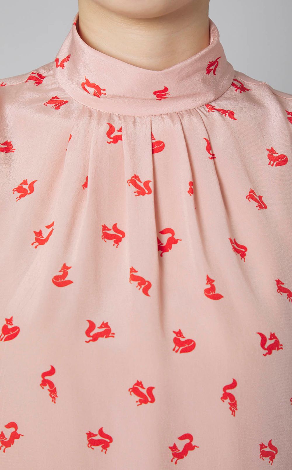 フロントプリーツブラウス