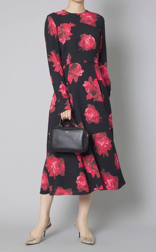 スクエアショルダーレザーバッグ