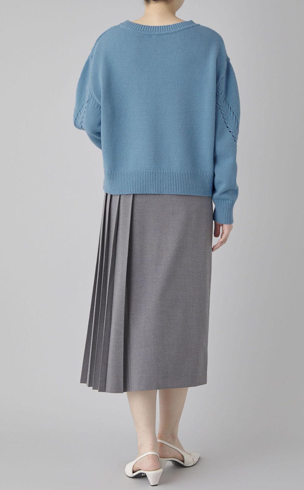 アイレットステッチニットプルオーバー