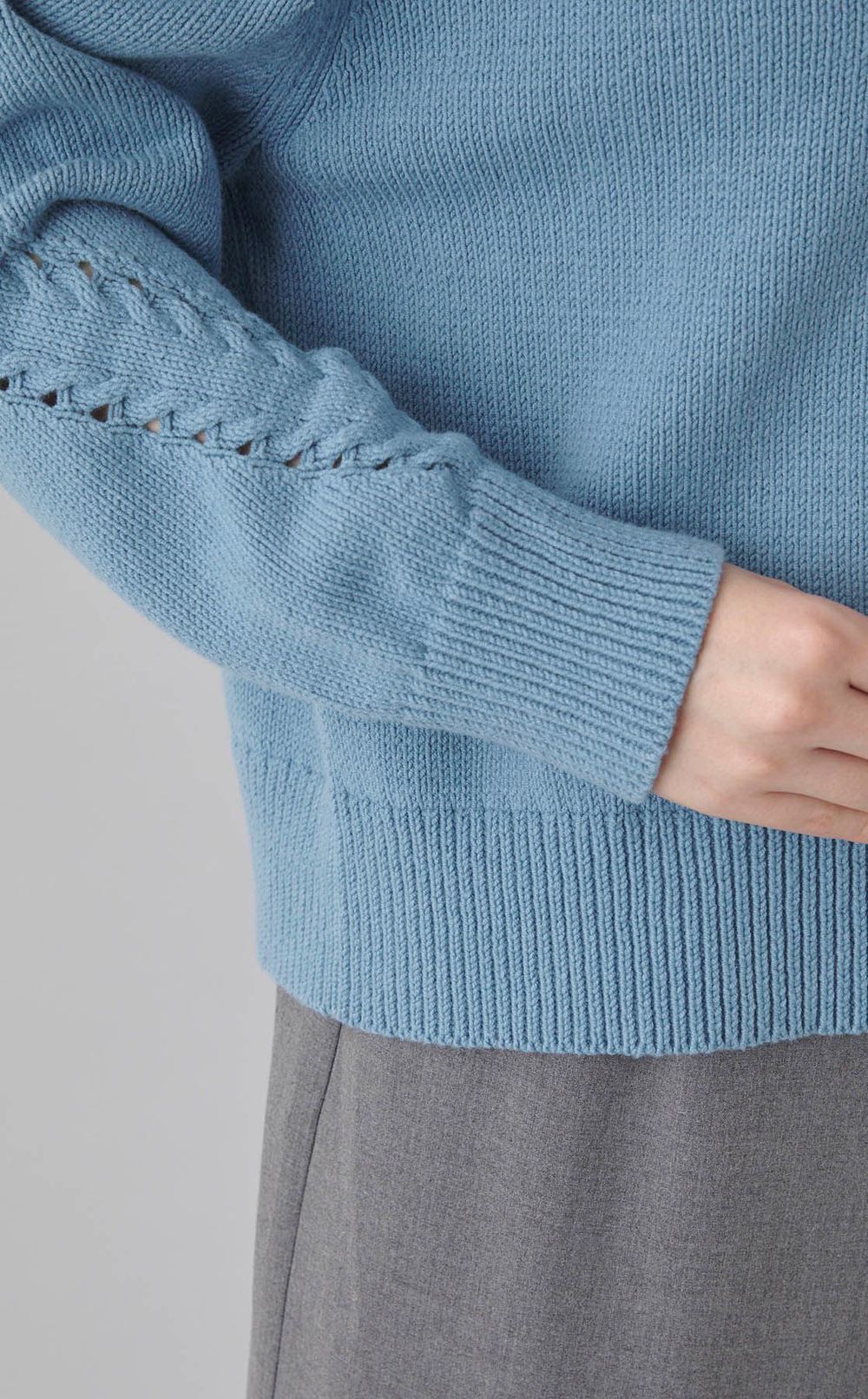 アイレットステッチニットプルオーバー