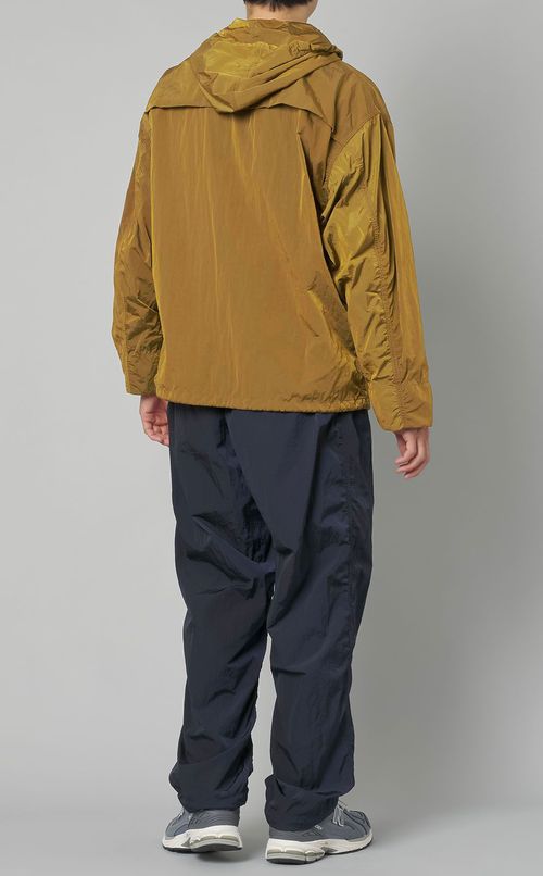 ナイロンジップアップフードジャケット