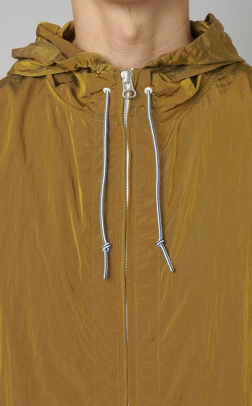 ナイロンジップアップフードジャケット