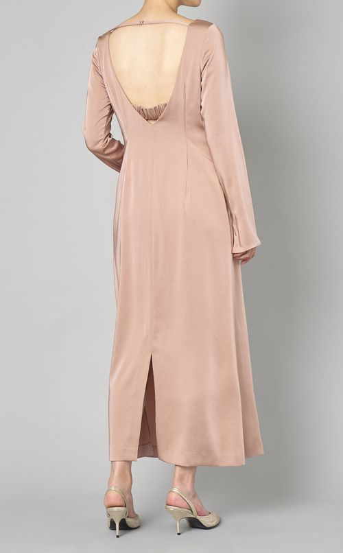 バックオープンドレープドレス