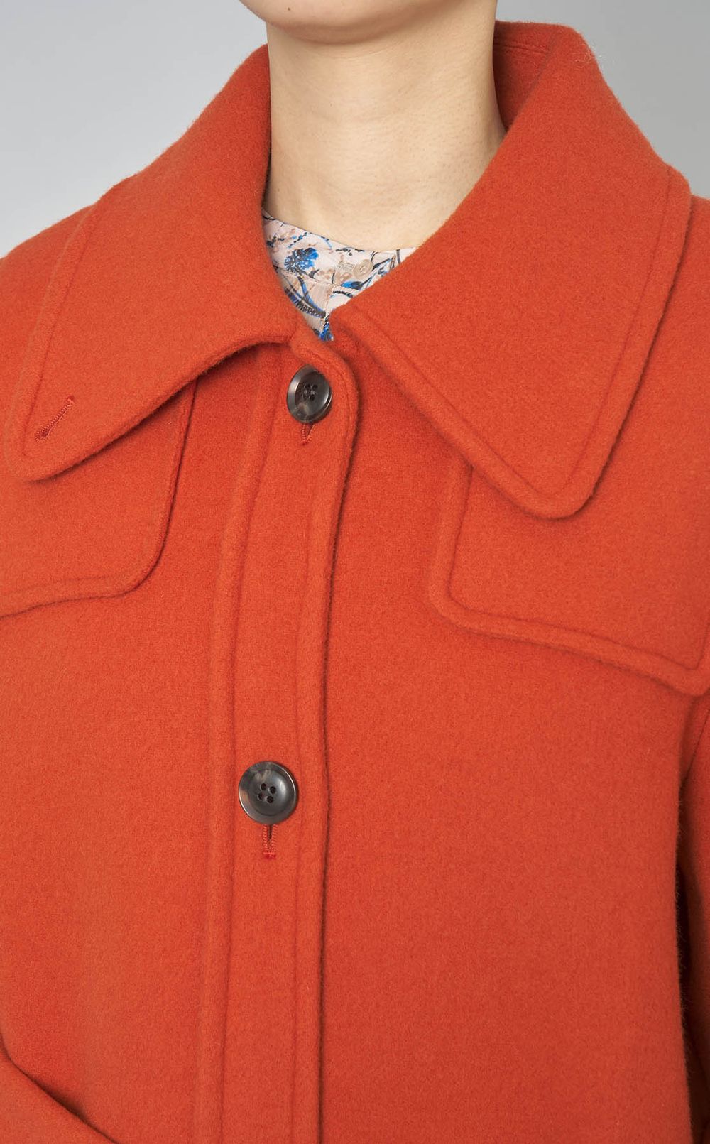 ワイドカラーロングコート