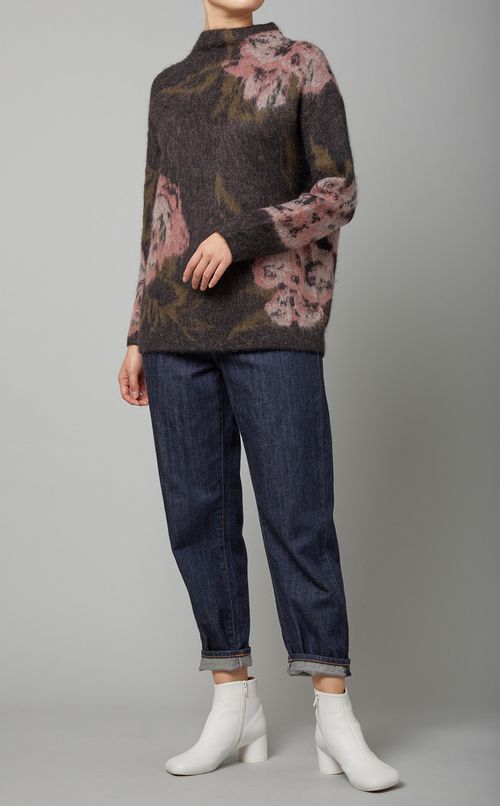 ローズジャガードハイネックニット