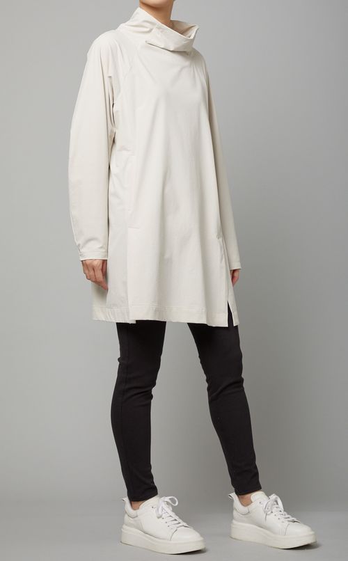 ストレッチナイロンプルオーバー