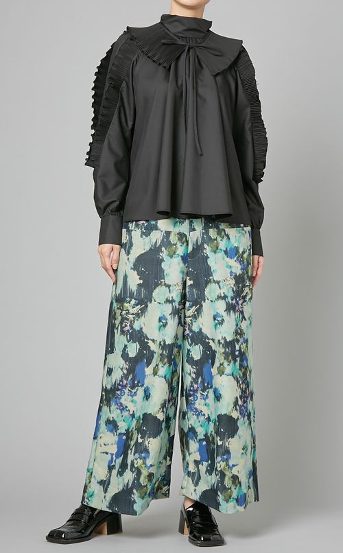 プリーツフリルブラウス