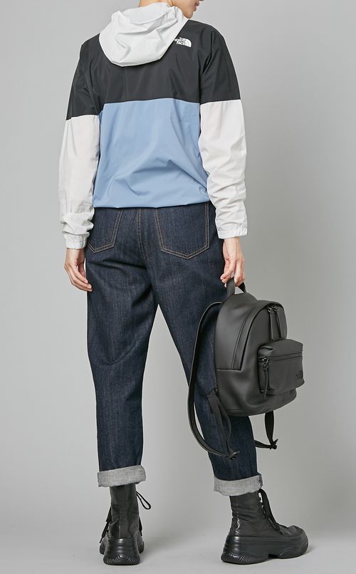 ナイロンライトウィンドブレーカー