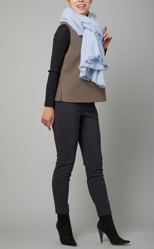 ハイネックノースリーブトップス