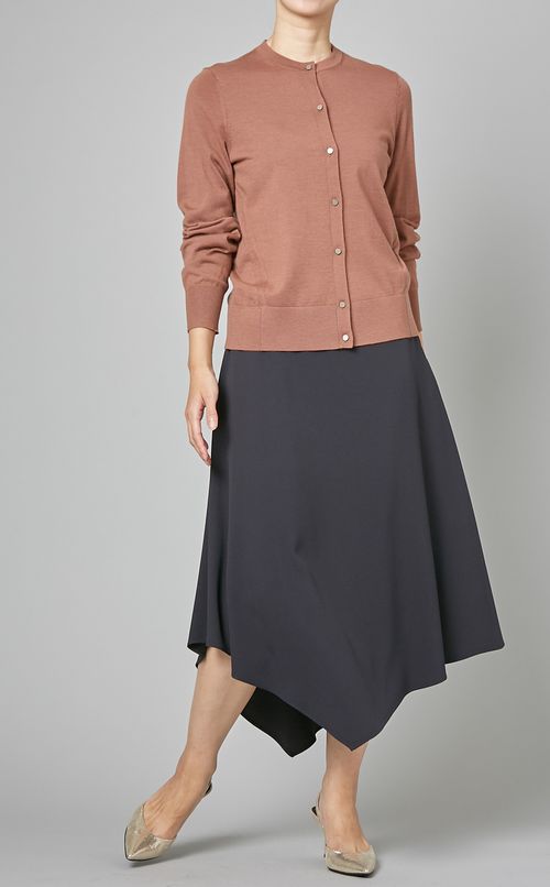 アシンメトリーヘムフレアスカート