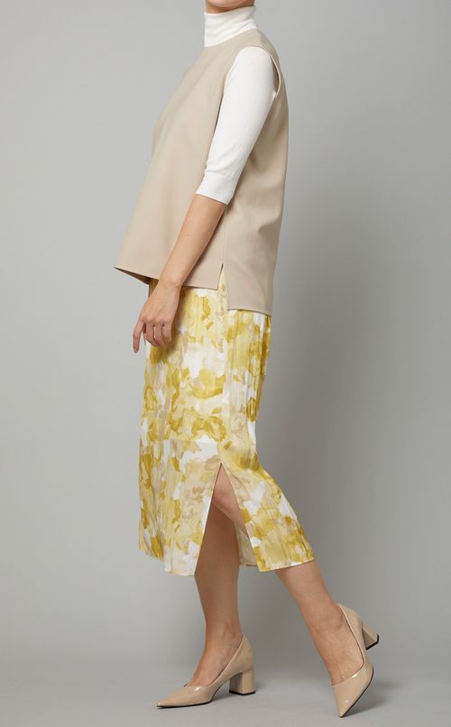 クルーネックスリーブレスブラウス