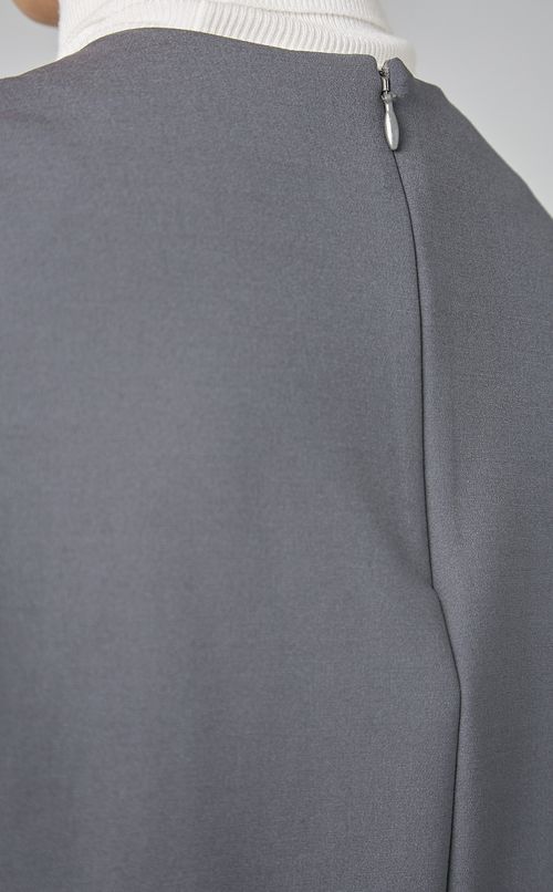 クルーネックスリーブレスブラウス