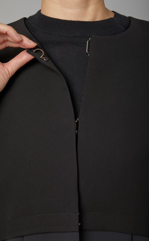 ノーカラーフレアジャケット