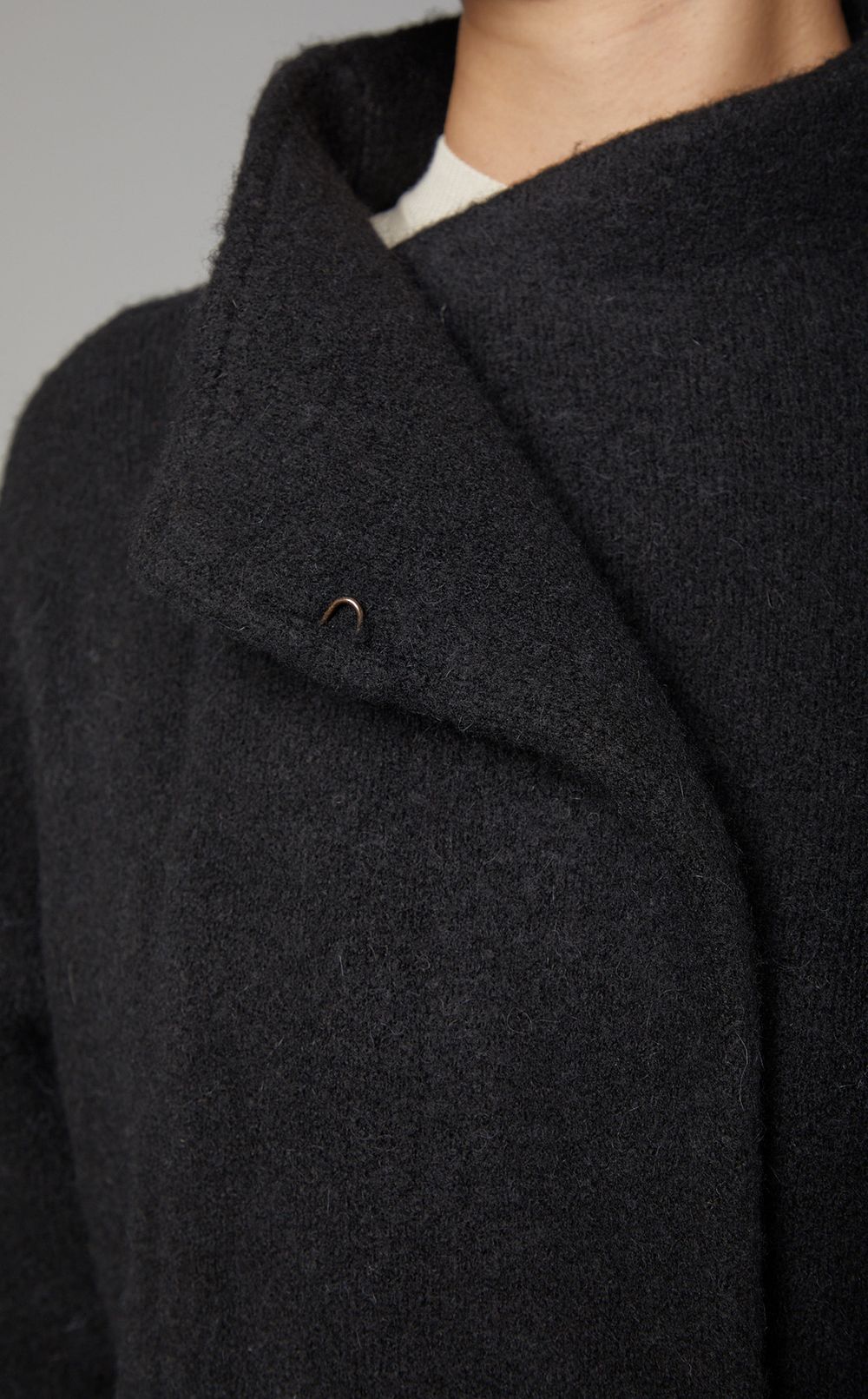 ウールスタンドカラーミディ丈ニットコート