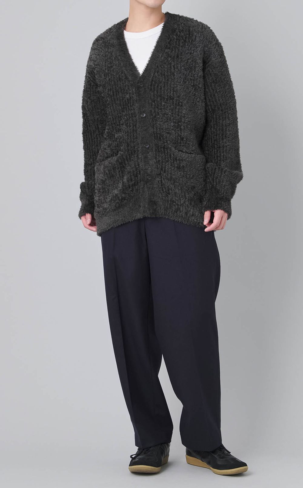 Vネックカーディガン