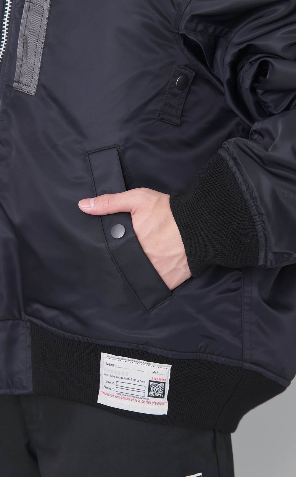 フーデッドボンバージャケット