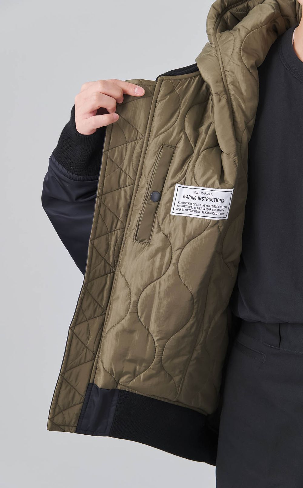 フーデッドボンバージャケット