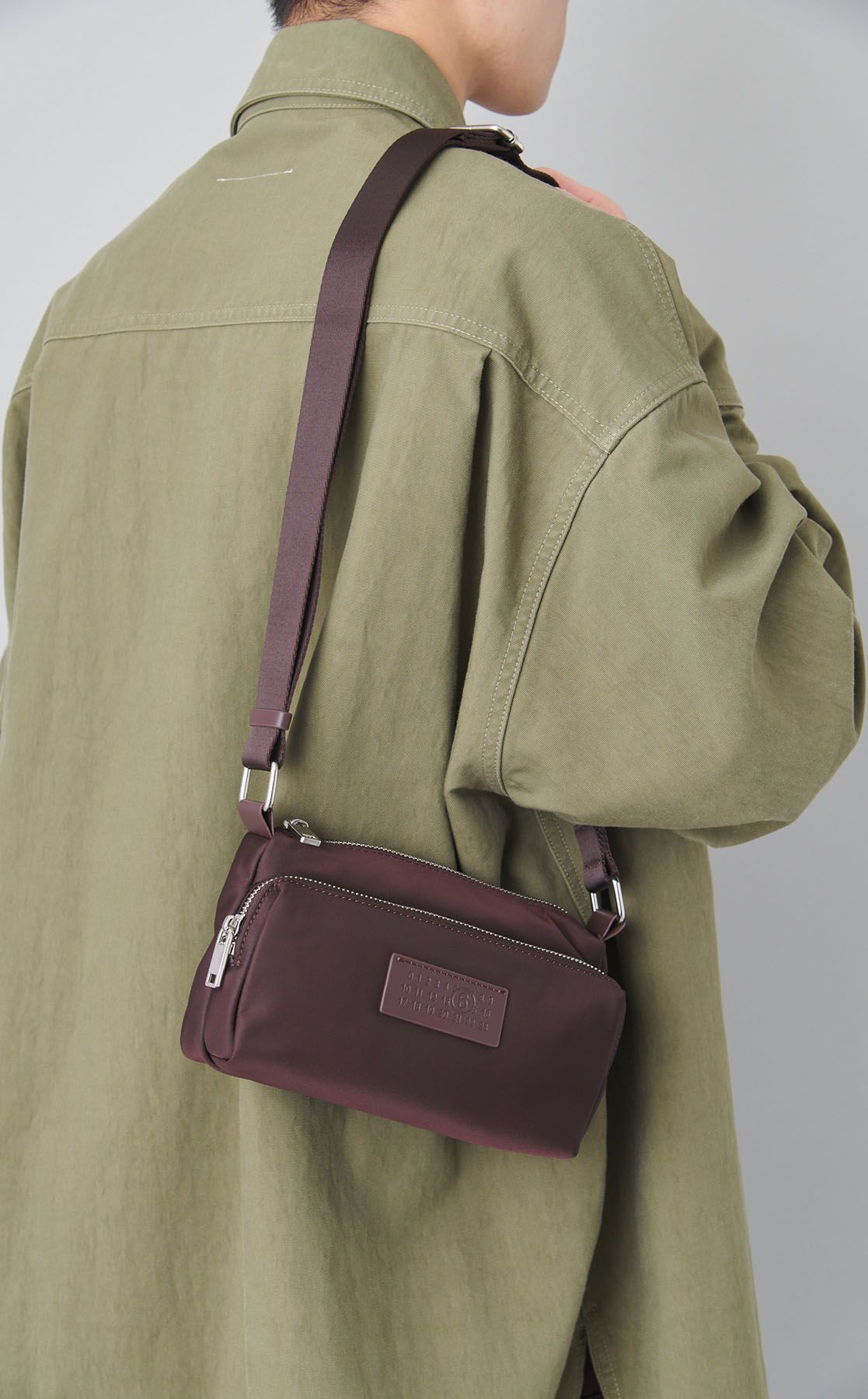 Maison Margiera 11 ボディバッグ バーガンディ MM6 Maison Margiela｜ナイロンクロスボディバッグ