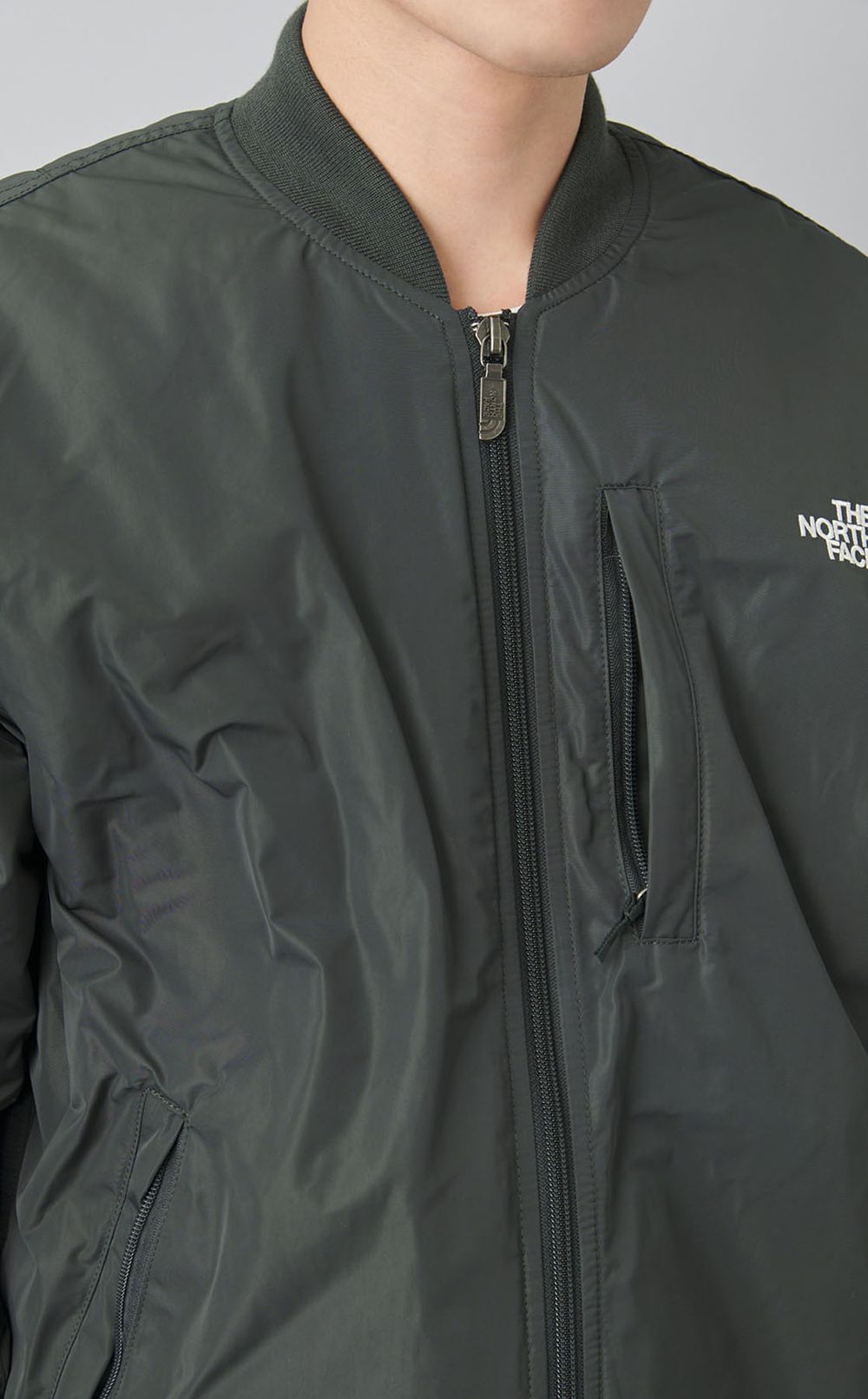 インサレーションボンバージャケット