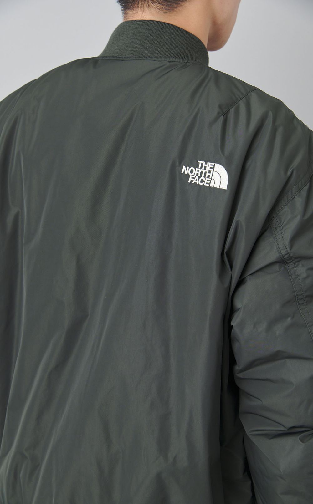 インサレーションボンバージャケット