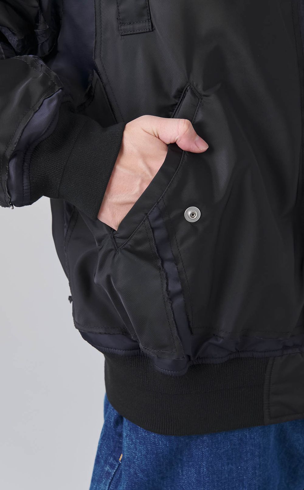 リバーシブルボンバージャケット