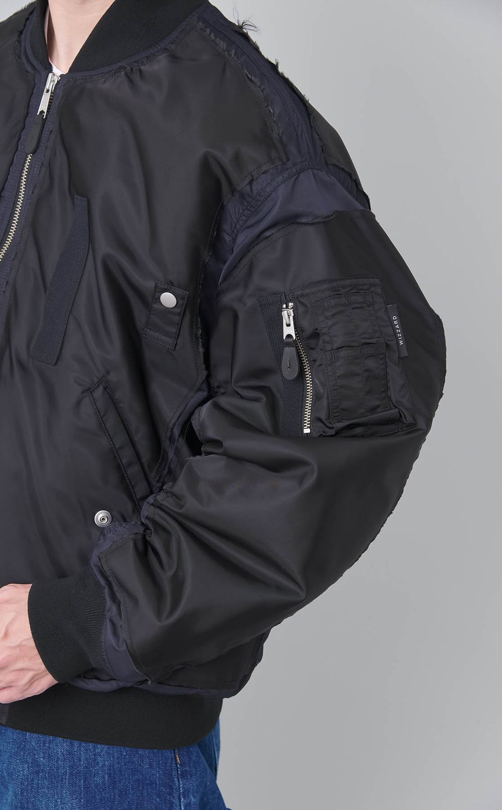 リバーシブルボンバージャケット