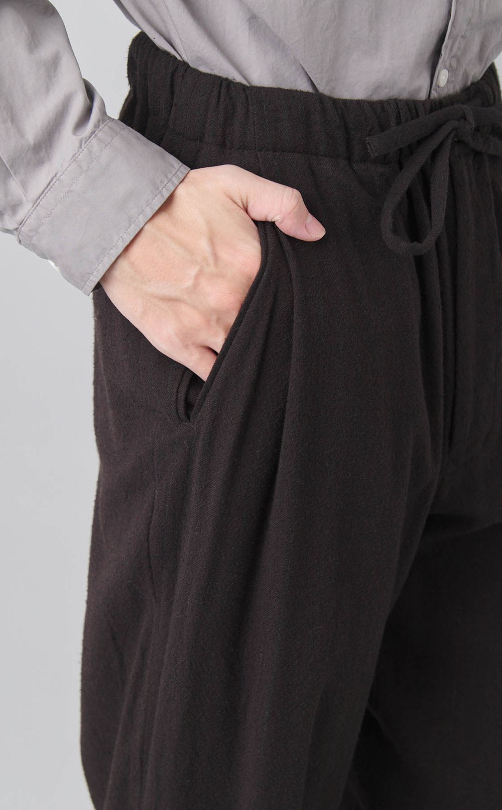 ウォッシュドウールシルクドロストパンツ