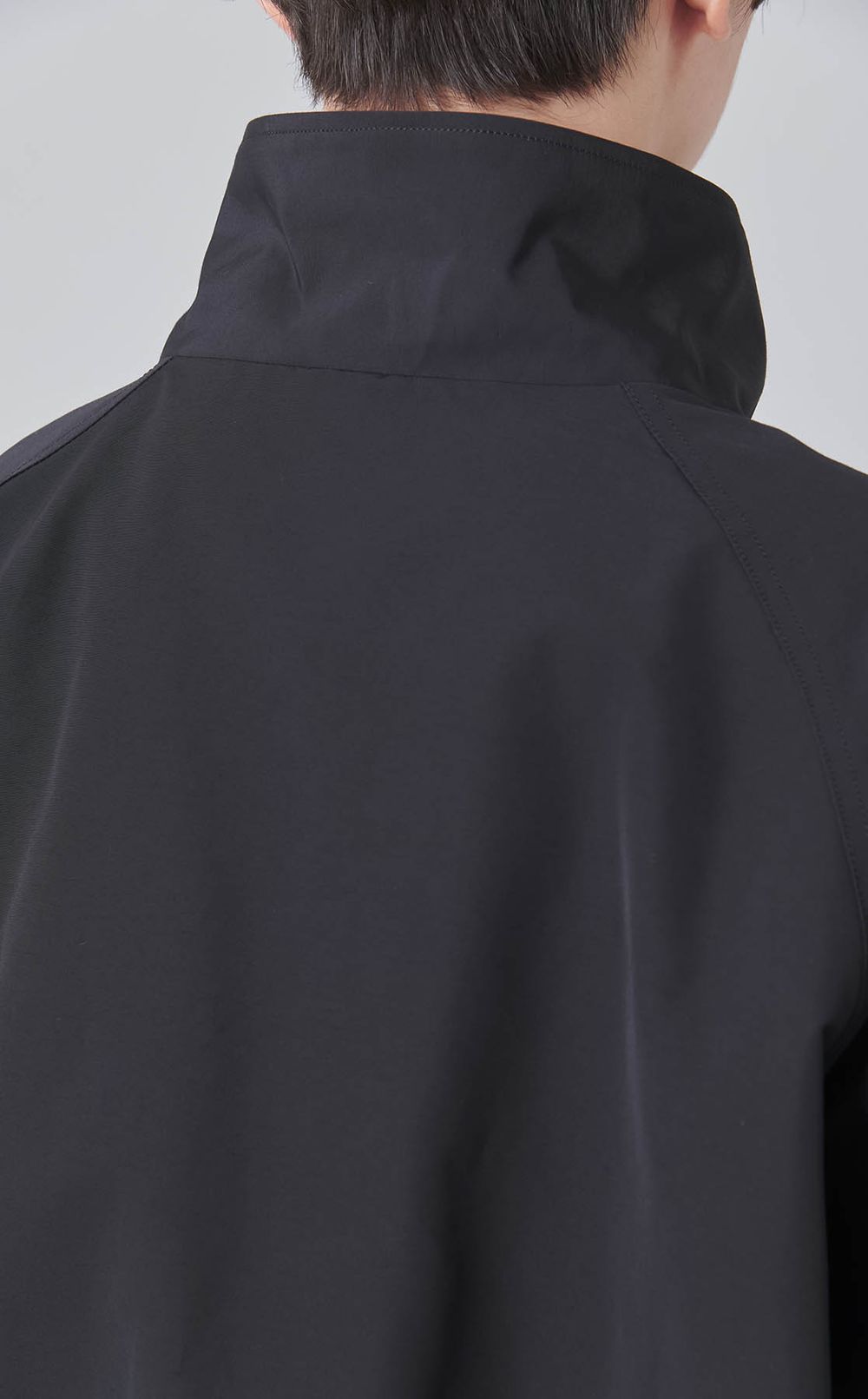 スタンドカラーナイロンジャケット