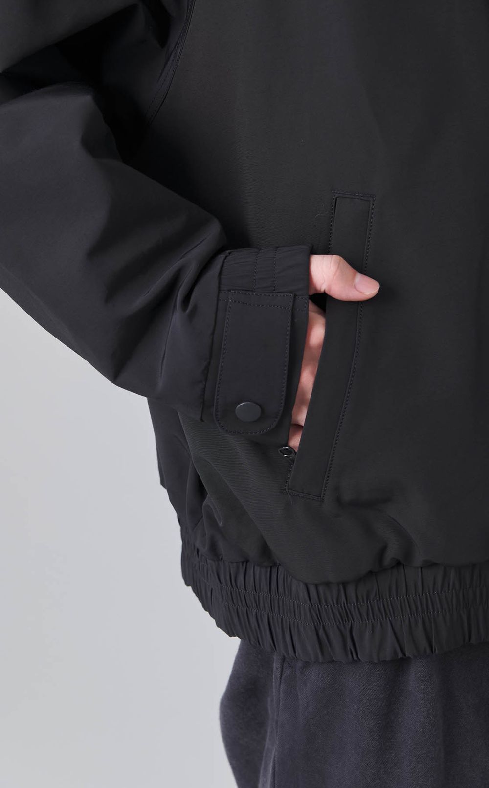 スタンドカラーナイロンジャケット