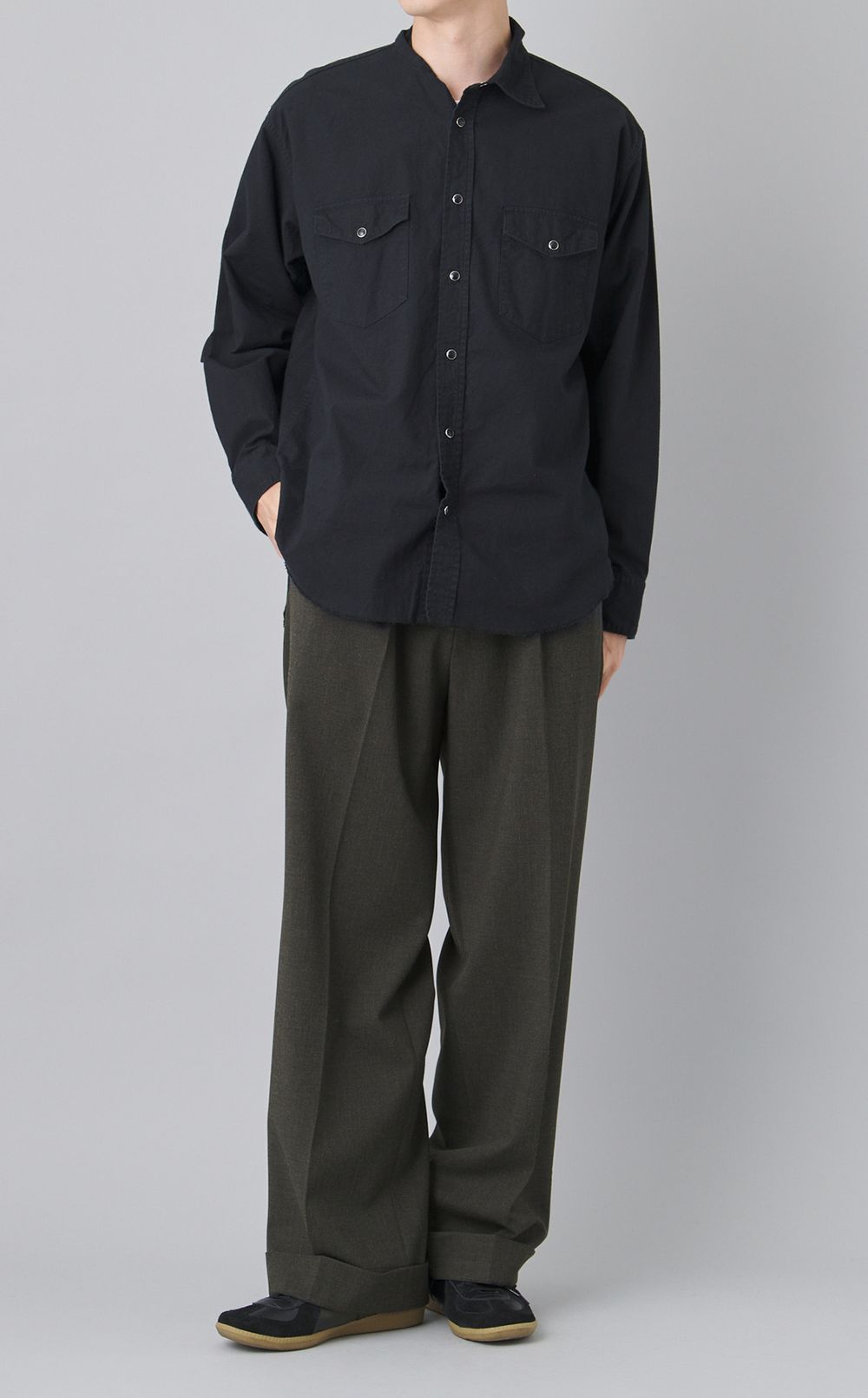 フローワイドパンツ