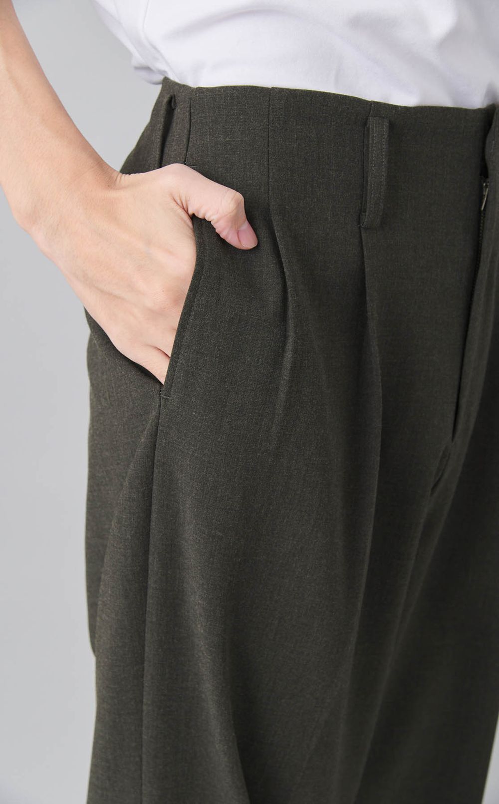 フローワイドパンツ