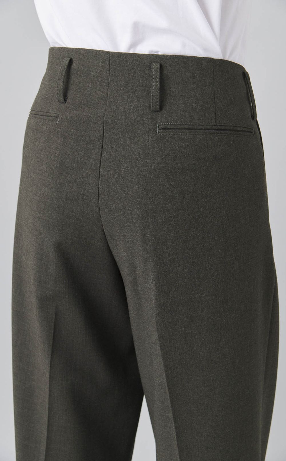 フローワイドパンツ