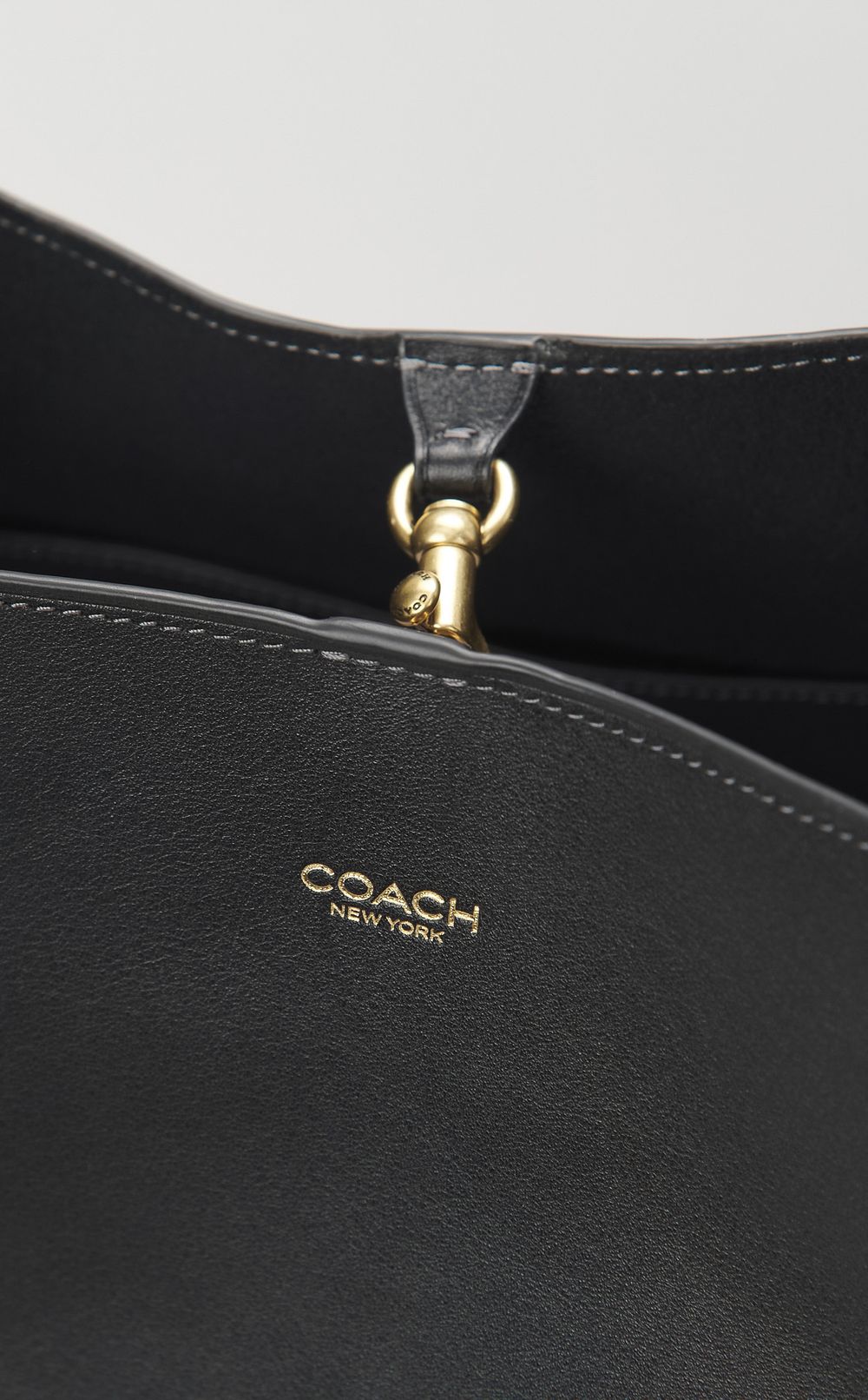 ブリーカーレザーバケットバッグ