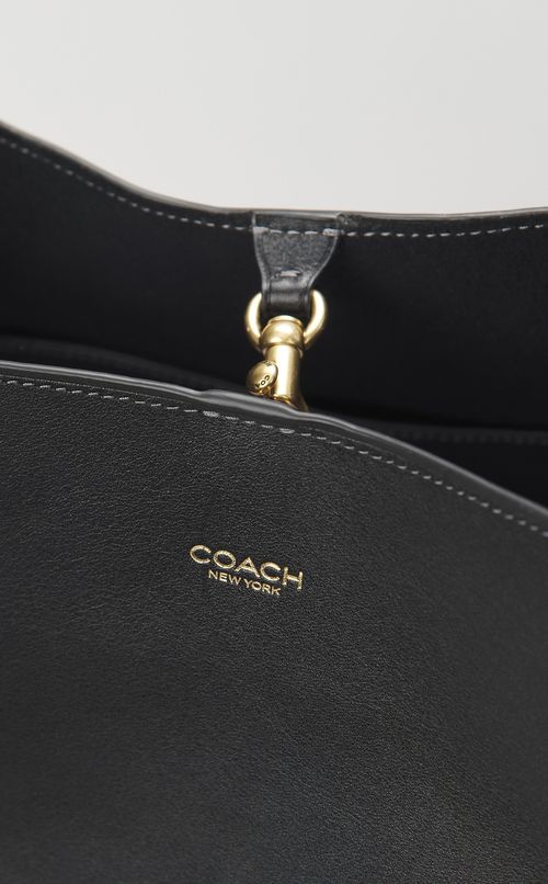 ブリーカーレザーバケットバッグ