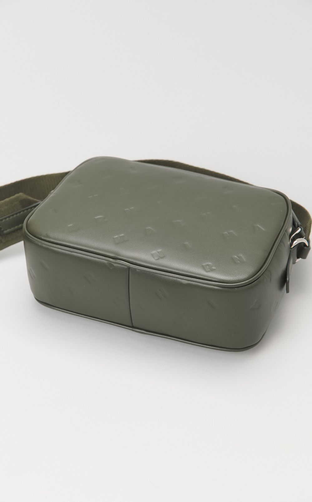 ロゴビーガンレザーショルダーバック